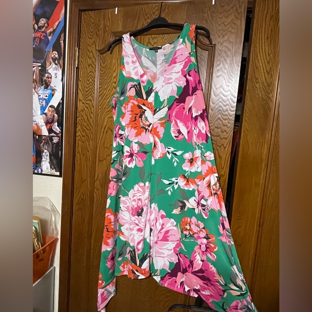 Tiana 2x knit dress asymmetric hem Floral print